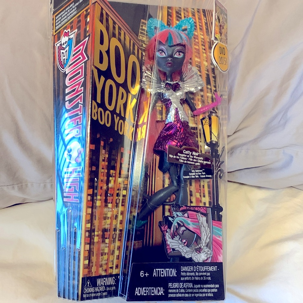 MONSTER HIGH Doll Catty Noir Doll. Boo York. Book York! never opened! New 2014